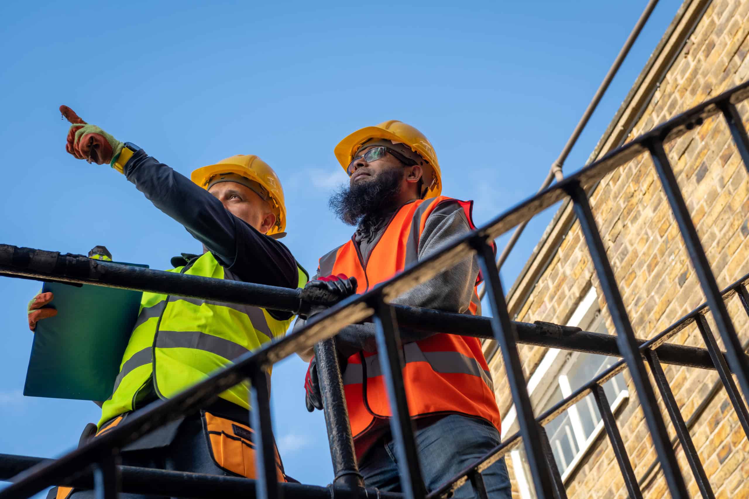 Advancing Social Housing: Integrating Traditional Construction with Modern Methods